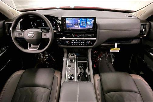 Scarlet Ember/Super Black 2026 Nissan Pathfinder Platinum