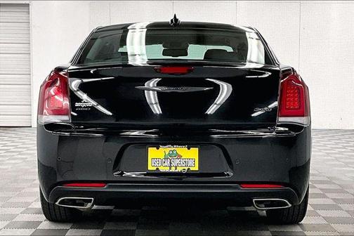 2023 Chrysler 300 Touring