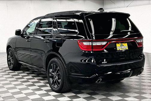 DB Black Crystal Clearcoat 2024 Dodge Durango R/T