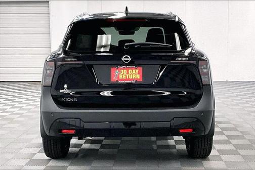 Super Black 2026 Nissan Kicks SV