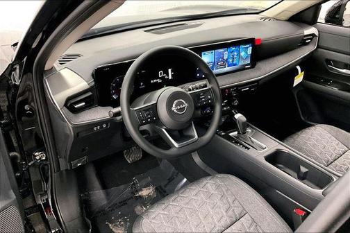 Super Black 2026 Nissan Kicks SV