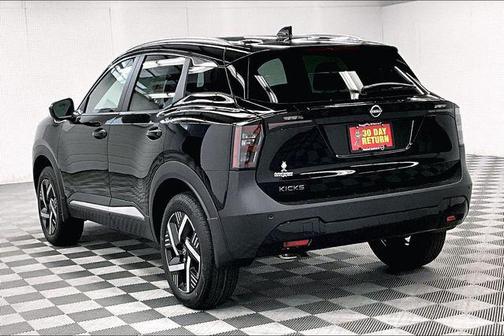 Super Black 2026 Nissan Kicks SV