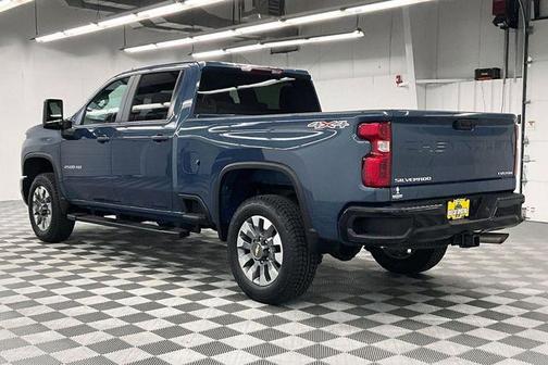 Lakeshore Blue Metallic 2025 Chevrolet Silverado 2500 Custom