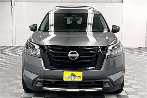 2023 Nissan Pathfinder Platinum FWD