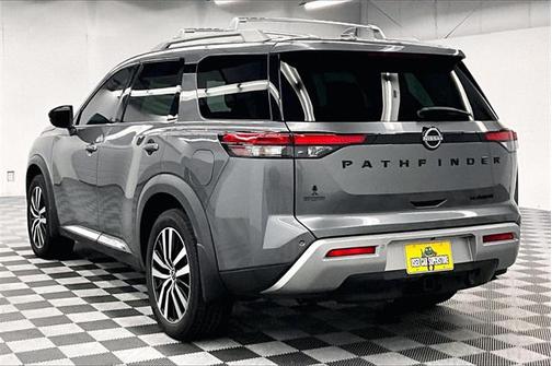 2023 Nissan Pathfinder Platinum FWD