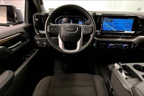 Onyx Black 2025 GMC Sierra 1500 SLE