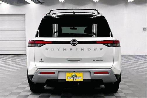 2024 Nissan Pathfinder Platinum FWD