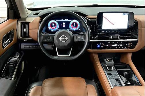 2024 Nissan Pathfinder Platinum FWD