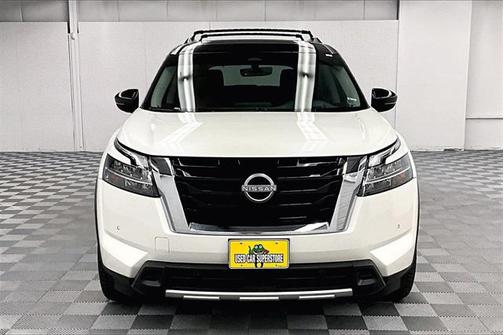 2024 Nissan Pathfinder Platinum FWD