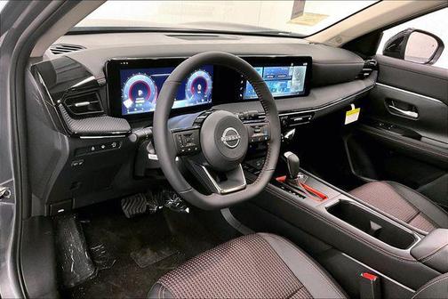 Gun Metallic/Super Black 2025 Nissan Kicks SR