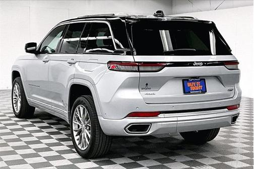 2023 Jeep Grand Cherokee Summit