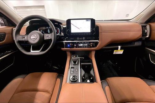 2025 Nissan Pathfinder Platinum 4WD