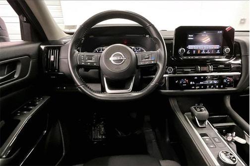 2024 Nissan Pathfinder SV 4WD