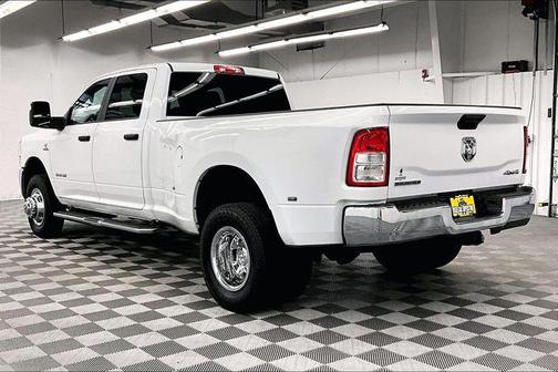 2024 RAM 3500 Big Horn Crew Cab 4x4 8' Box