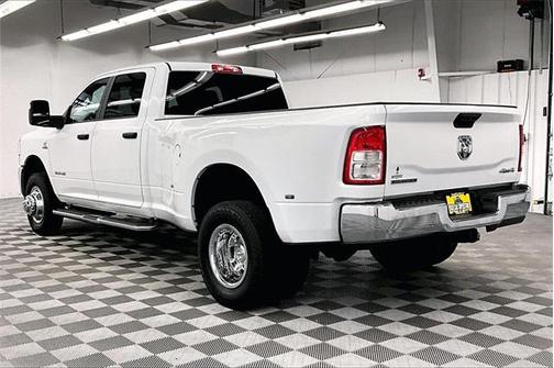 2024 RAM 3500 Big Horn Crew Cab 4x4 8' Box