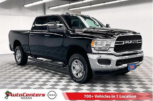 2023 RAM 3500 Tradesman Crew Cab 4x4 6'4' Box