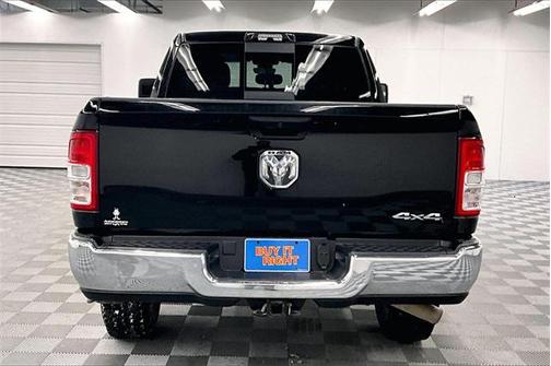 2023 RAM 3500 Tradesman Crew Cab 4x4 6'4' Box