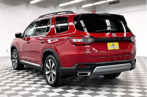 2025 Honda Pilot Touring 8-Passenger