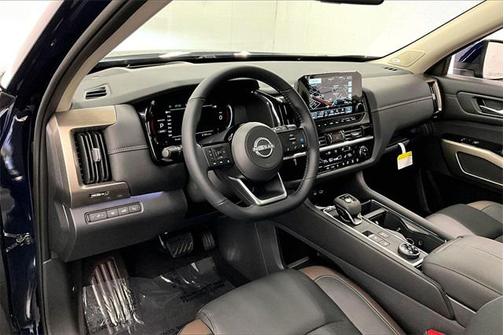 2025 Nissan Pathfinder Platinum 4WD