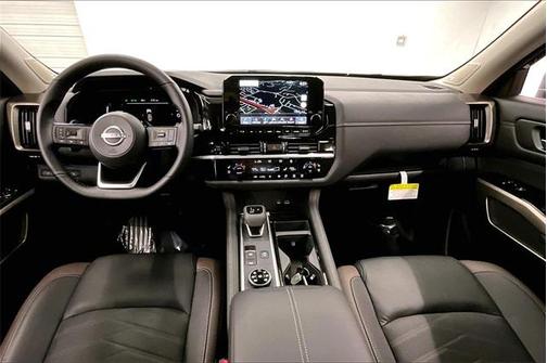 2025 Nissan Pathfinder Platinum 4WD