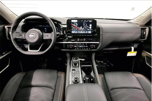 2025 Nissan Pathfinder Platinum 4WD