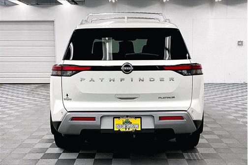 2024 Nissan Pathfinder Platinum FWD