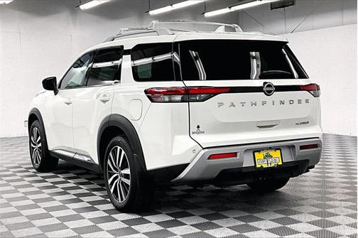 2024 Nissan Pathfinder Platinum FWD