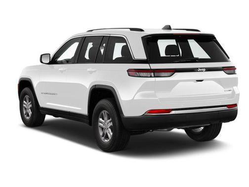 Bright White Clearcoat 2024 Jeep Grand Cherokee Laredo