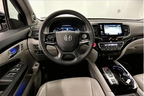 2022 Honda Pilot Touring 8-Passenger