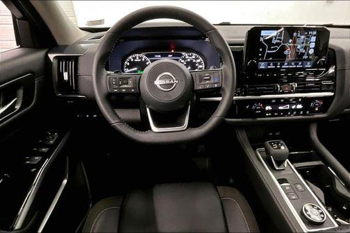 2025 Nissan Pathfinder SL 4WD