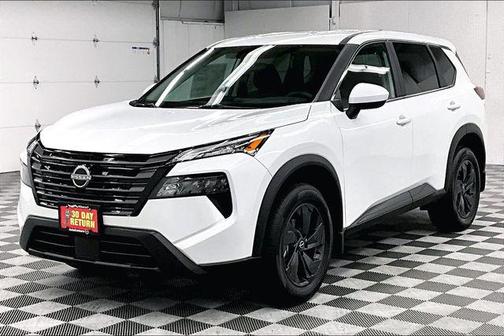 Everest White Pearl Tricoat 2026 Nissan Rogue SV