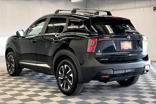 Super Black 2026 Nissan Kicks SV