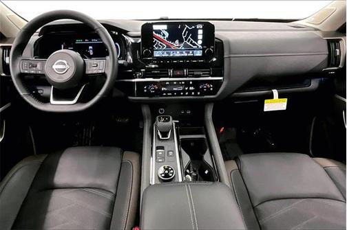 2025 Nissan Pathfinder Platinum 4WD