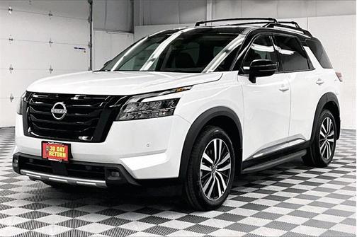 2025 Nissan Pathfinder Platinum 4WD