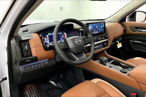 Everest White Pearl/Black 2026 Nissan Pathfinder Platinum