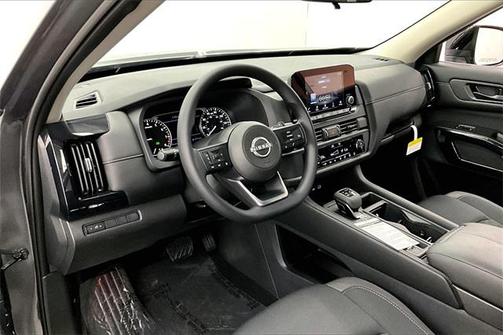 2025 Nissan Pathfinder S FWD