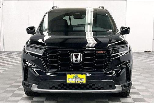 Crystal Black Pearl 2025 Honda Pilot TrailSport