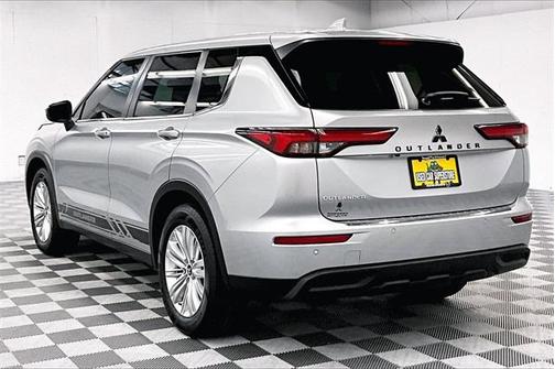 2022 Mitsubishi Outlander ES 2.5 2WD