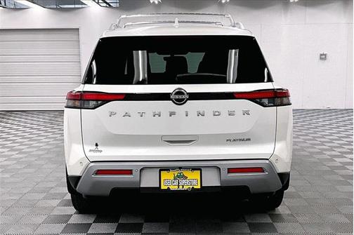 2024 Nissan Pathfinder Platinum FWD