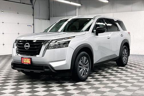 2025 Nissan Pathfinder S FWD