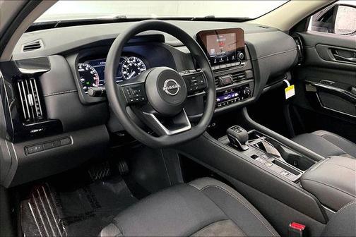 2025 Nissan Pathfinder S FWD