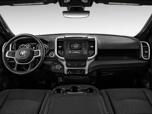 2024 RAM 3500 Big Horn Crew Cab 4x4 8' Box