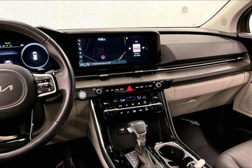 2024 Kia Carnival SX