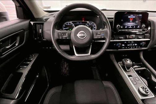 2025 Nissan Pathfinder SV 4WD