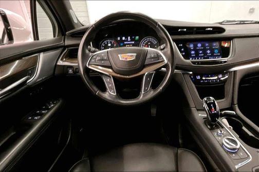 Crystal White Tricoat 2022 Cadillac XT5 Premium Luxury