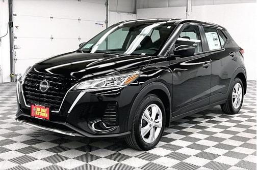 2025 Nissan Kicks S