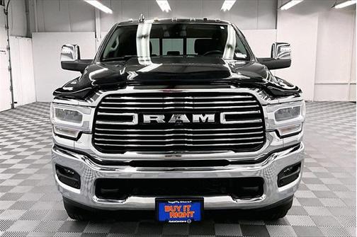 2024 RAM 3500 Laramie Crew Cab 4x4 8' Box