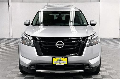 2023 Nissan Pathfinder SL 4WD