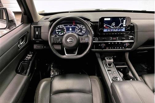 2023 Nissan Pathfinder SL 4WD