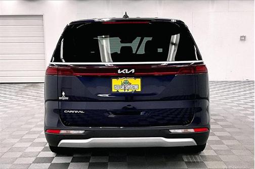 2024 Kia Carnival LX